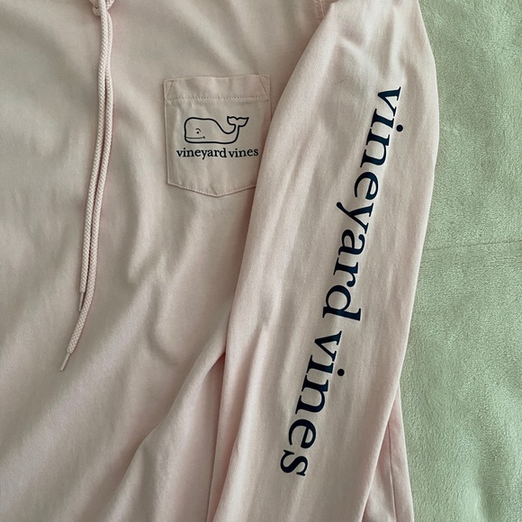 Vineyard Vines Women’s Hooded Tee - Picture 3 of 4